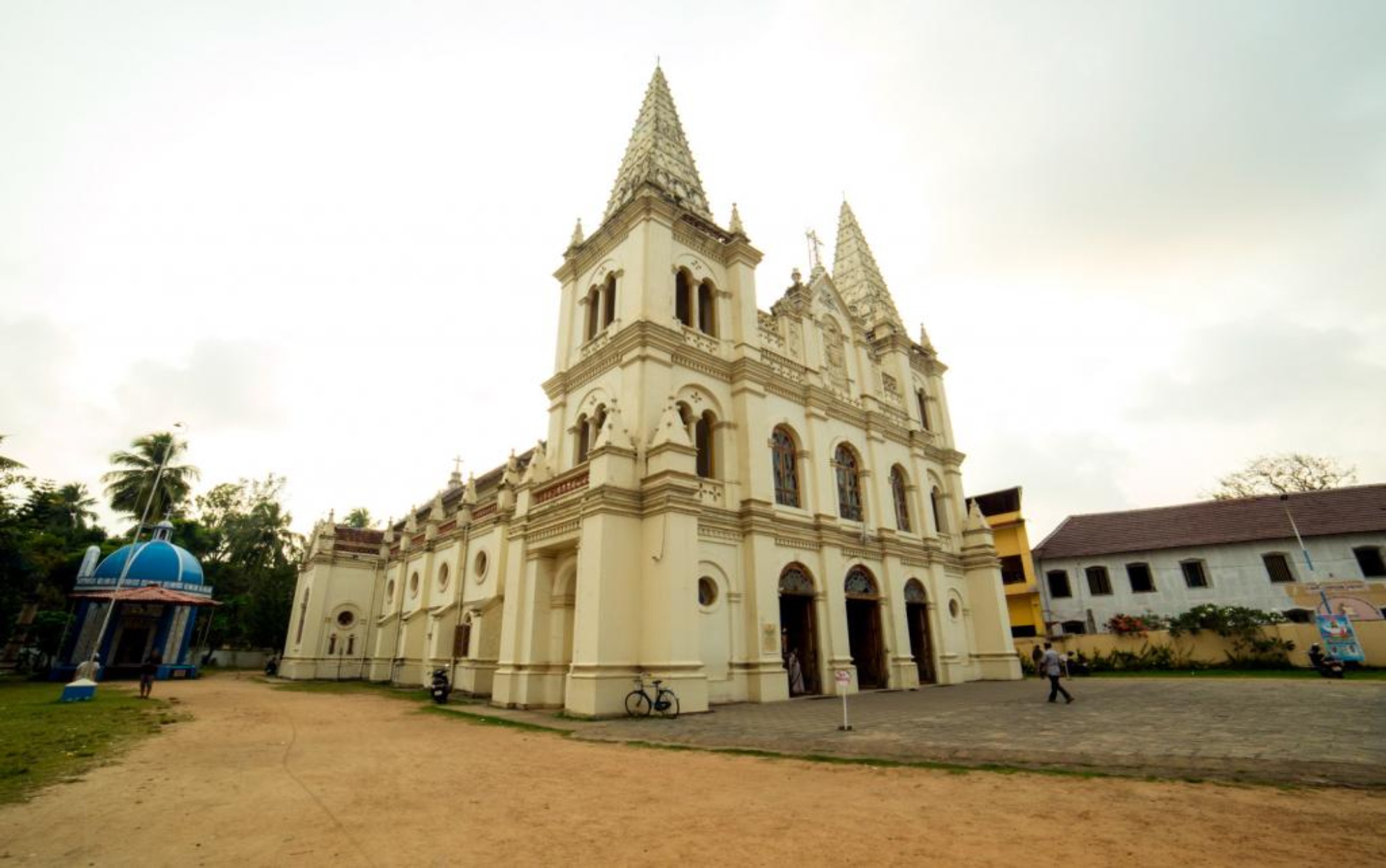 Santa Cruz Cathedral Basilica Cemetery