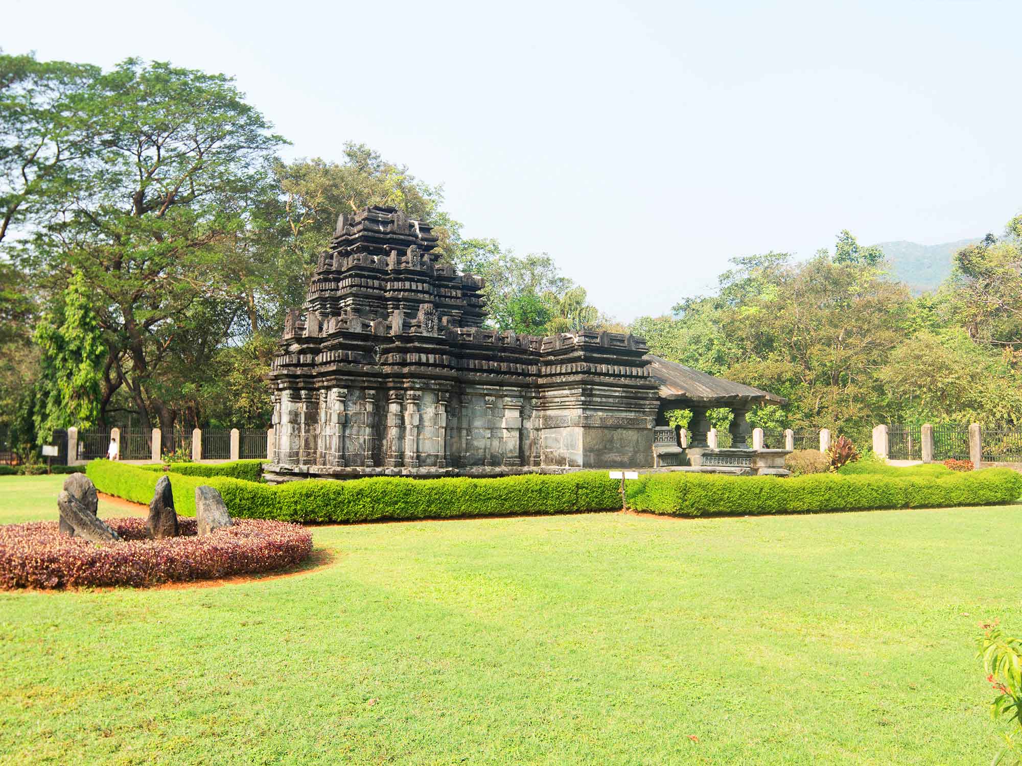 Tambdi Surla Temple